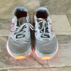 New Balance Women’s Urge Fuel Core Running shoes, size 8